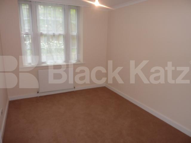 			NEW INSTRUCTION!, 2 Bedroom, 1 bath, 1 reception Flat			 Redhill Street, EUSTON